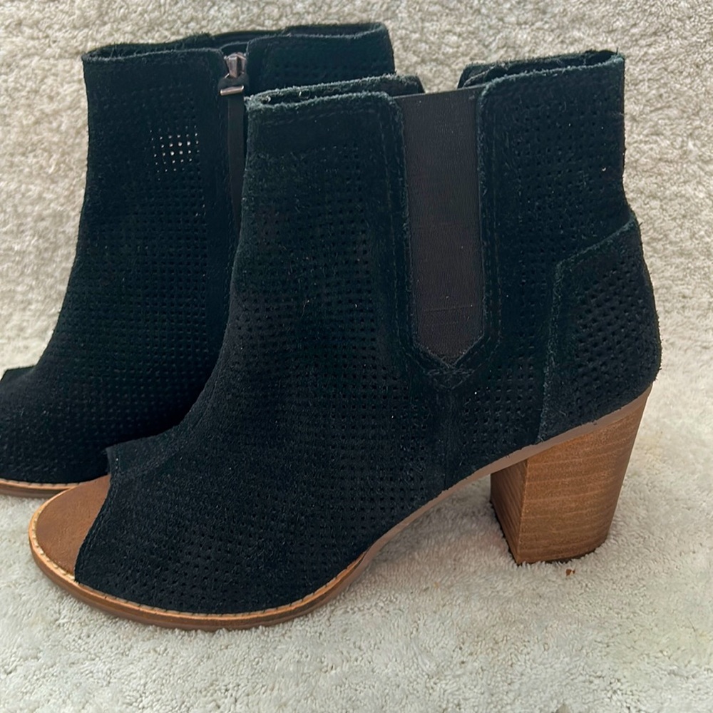 Toms Majorca Peep Toe Bootie Perforated Suede Black Women 8.5